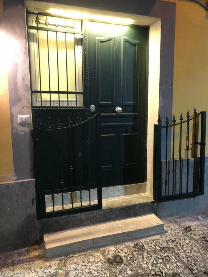 Sole House Apartment Наполи Екстериор снимка