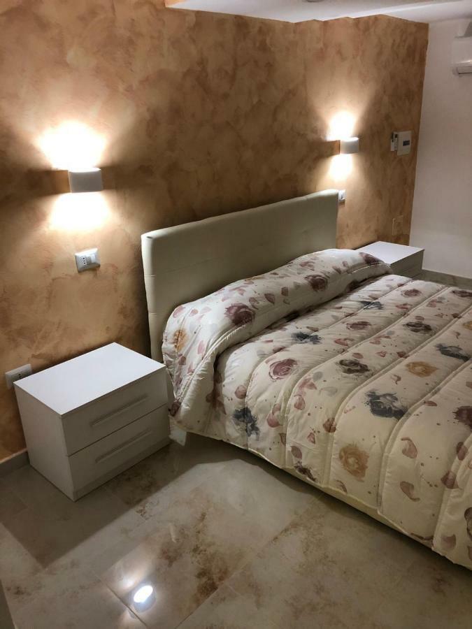 Sole House Apartment Наполи Екстериор снимка