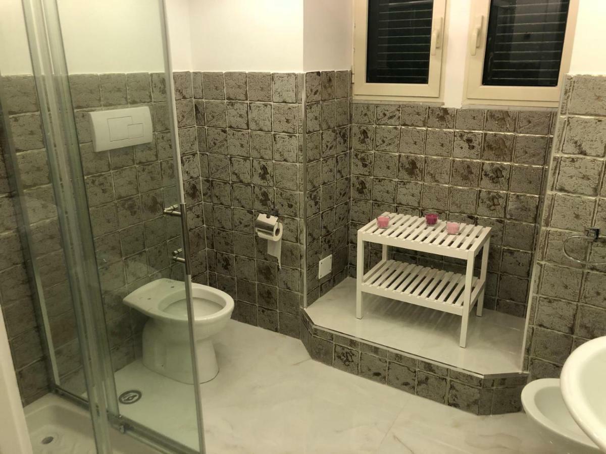 Sole House Apartment Наполи Екстериор снимка