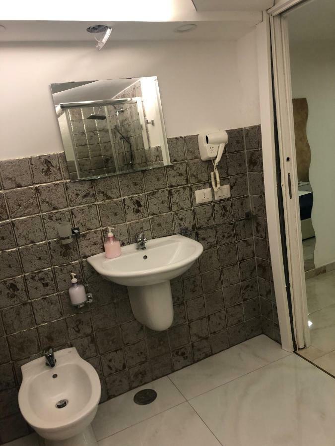 Sole House Apartment Наполи Екстериор снимка