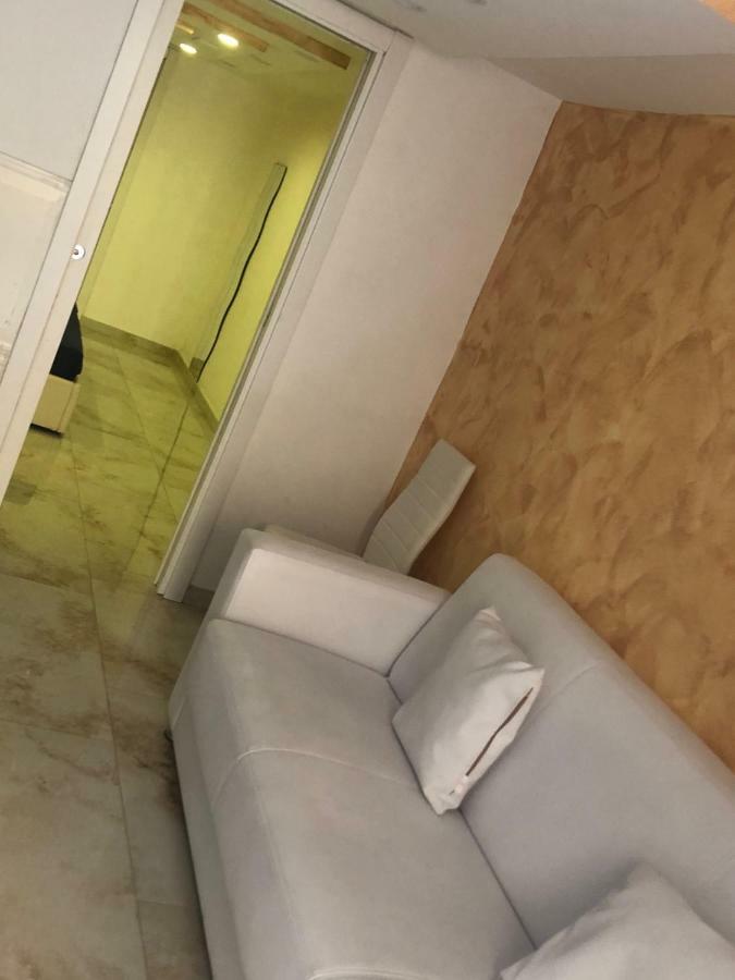 Sole House Apartment Наполи Екстериор снимка