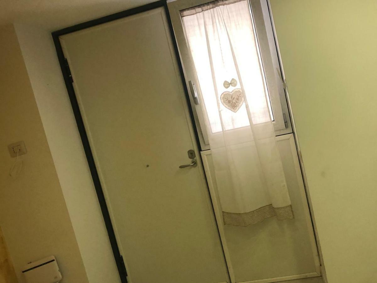Sole House Apartment Наполи Екстериор снимка
